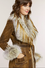 Load image into Gallery viewer, Georgia Distressed Lambskin Leather Coat with Coyote Fur Trim